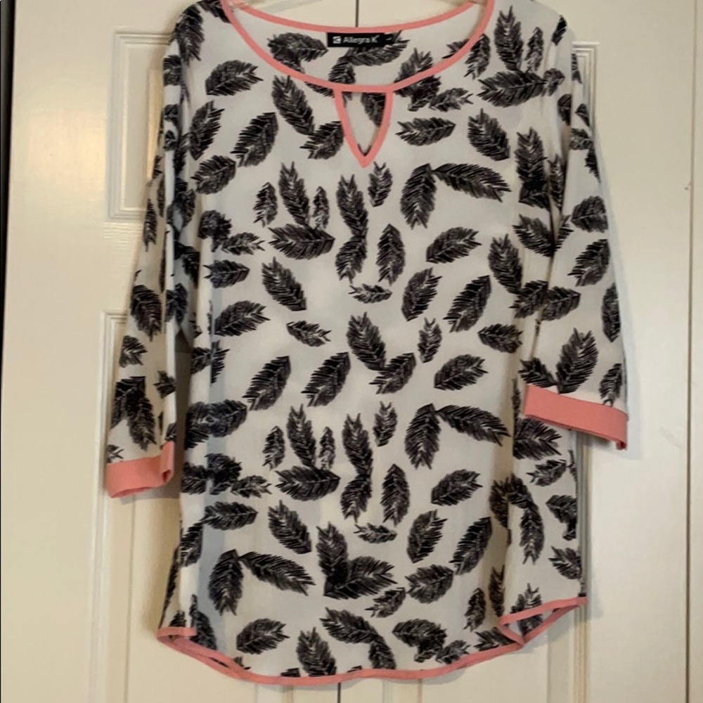 Allegra K Tunic Blouse. Quarter sleeve. White/Black with peach color trim
Large